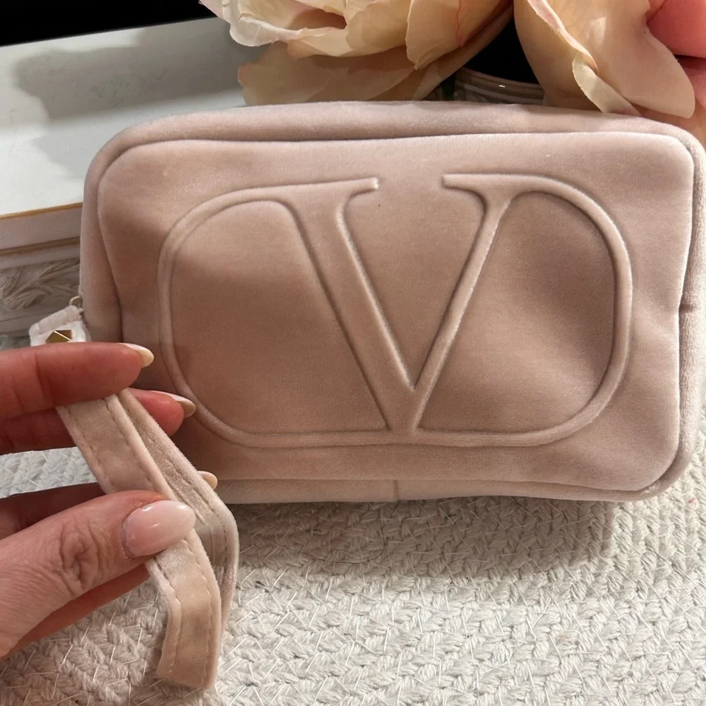 Valentino GWP - Blush Pink Wristlet Clutch - Picture 7 of 11